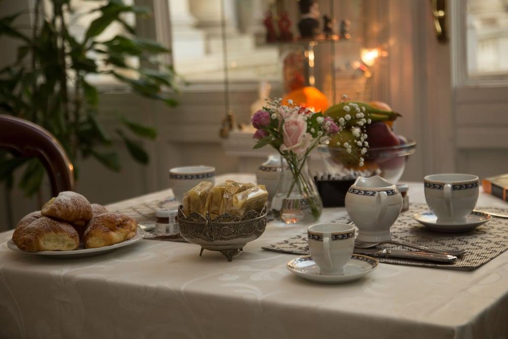 B&B Art Suite Santa Brigida Napoli Ngoại thất bức ảnh